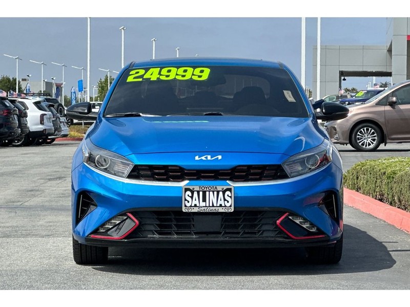 Kia Forte Vehicle Full-screen Gallery Image 09