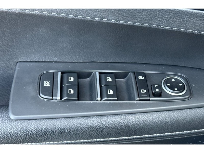 Kia Forte Vehicle Full-screen Gallery Image 12