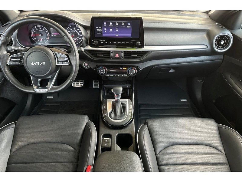 Kia Forte Vehicle Full-screen Gallery Image 15