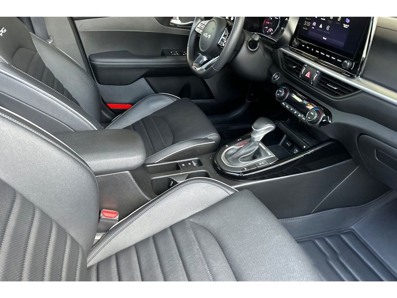 Kia Forte Vehicle Full-screen Gallery Image 17