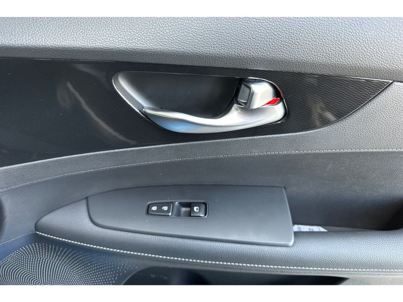 Kia Forte Vehicle Full-screen Gallery Image 19