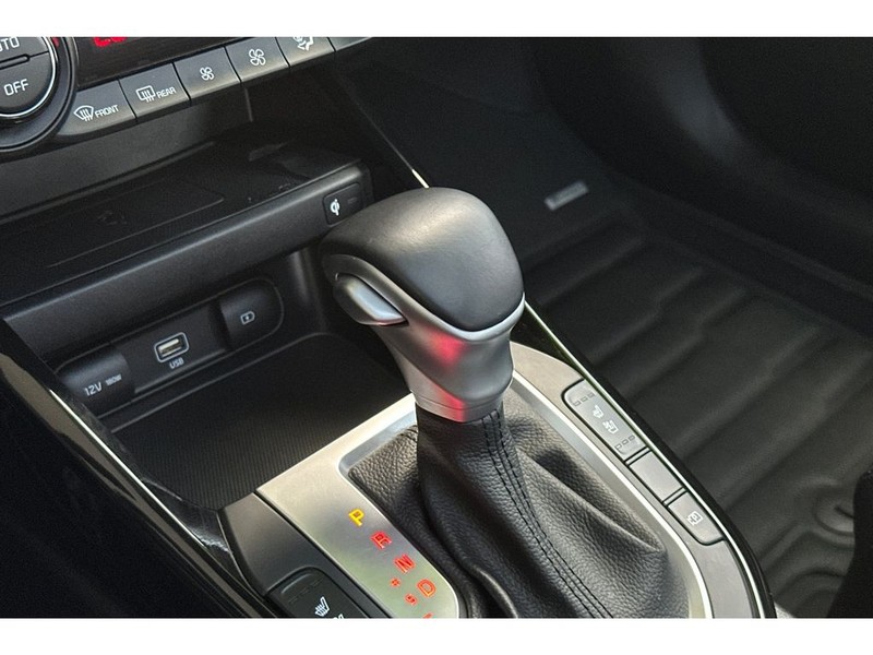 Kia Forte Vehicle Full-screen Gallery Image 25