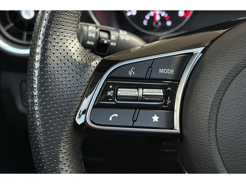 Kia Forte Vehicle Full-screen Gallery Image 28