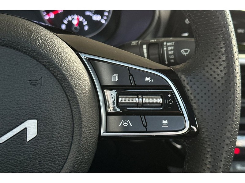 Kia Forte Vehicle Full-screen Gallery Image 29