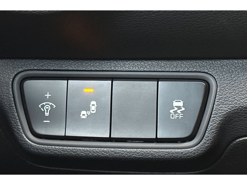 Kia Forte Vehicle Full-screen Gallery Image 32