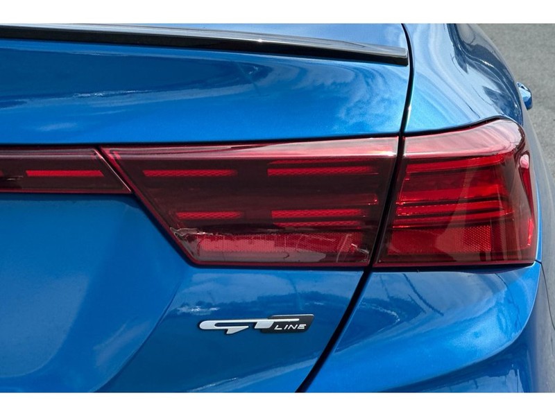 Kia Forte Vehicle Full-screen Gallery Image 34