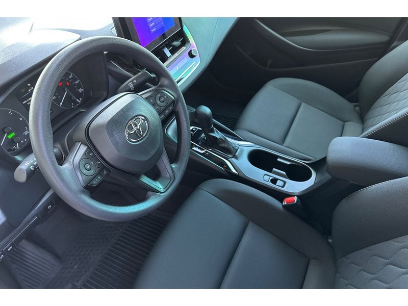 Toyota Corolla Hybrid Vehicle Full-screen Gallery Image 10