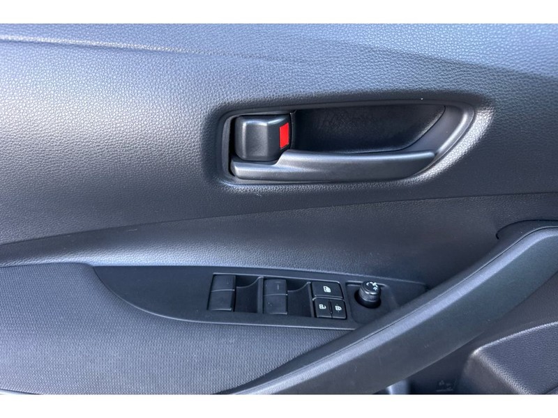 Toyota Corolla Hybrid Vehicle Full-screen Gallery Image 11