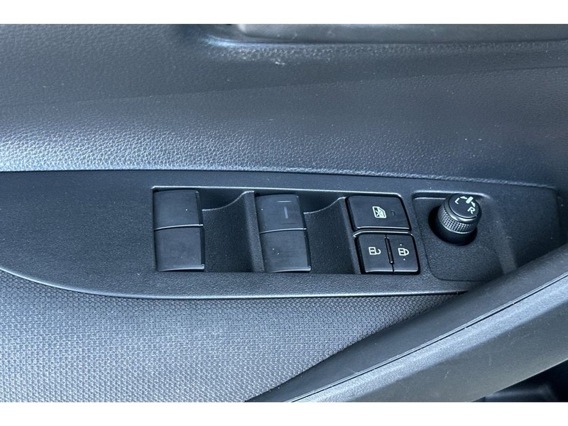 Toyota Corolla Hybrid Vehicle Full-screen Gallery Image 12