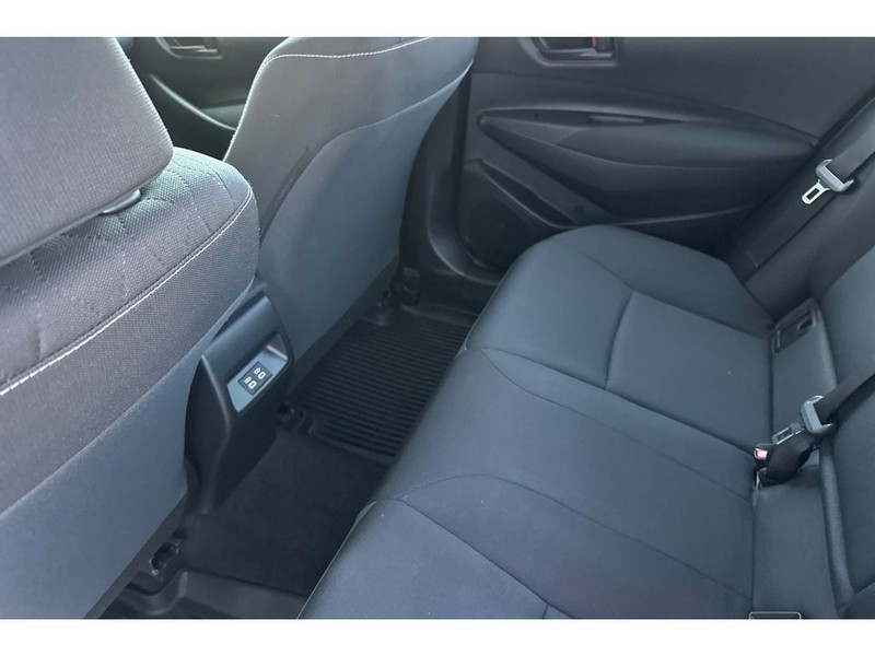 Toyota Corolla Hybrid Vehicle Full-screen Gallery Image 13