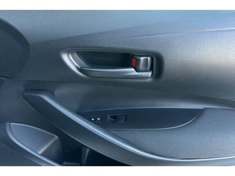 Toyota Corolla Hybrid Vehicle Full-screen Gallery Image 18