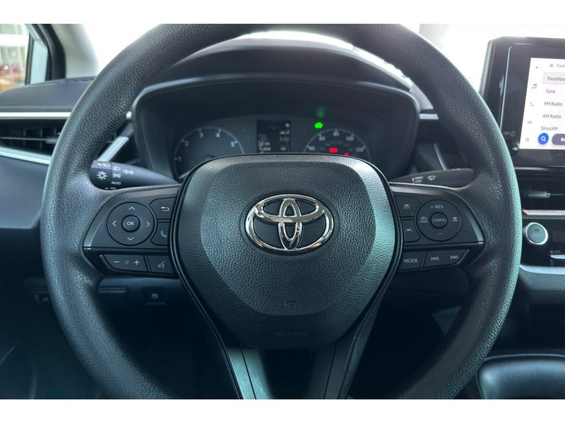 Toyota Corolla Hybrid Vehicle Full-screen Gallery Image 24