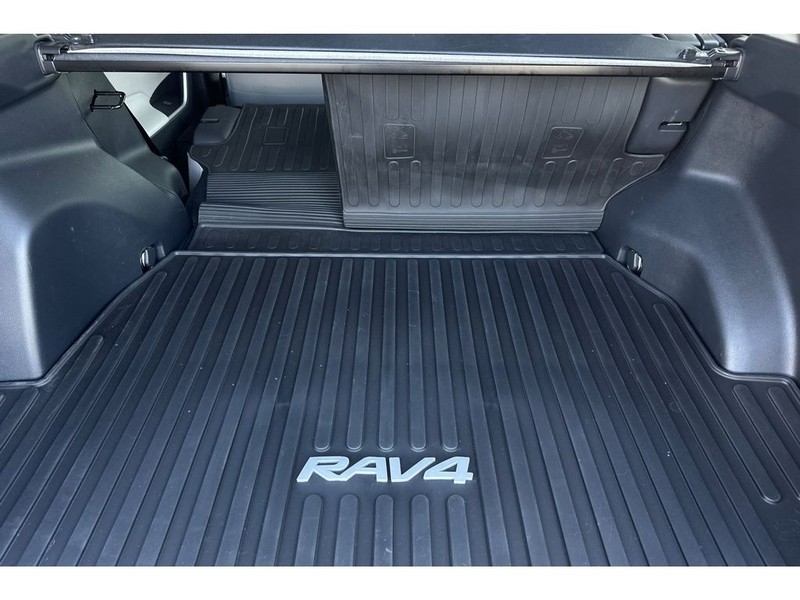 Toyota RAV4 Vehicle Full-screen Gallery Image 17