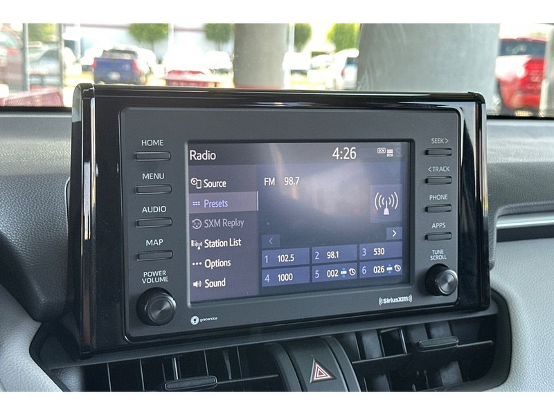 Toyota RAV4 Vehicle Full-screen Gallery Image 21
