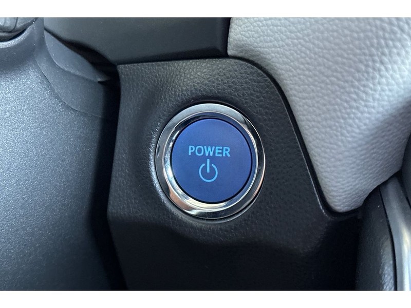 Toyota RAV4 Vehicle Full-screen Gallery Image 25
