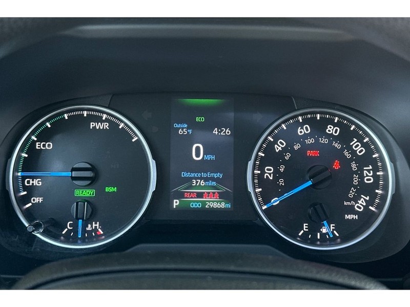 Toyota RAV4 Vehicle Full-screen Gallery Image 29