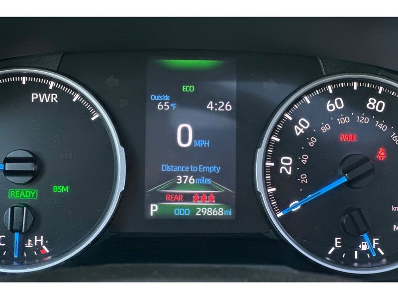 Toyota RAV4 Vehicle Full-screen Gallery Image 30