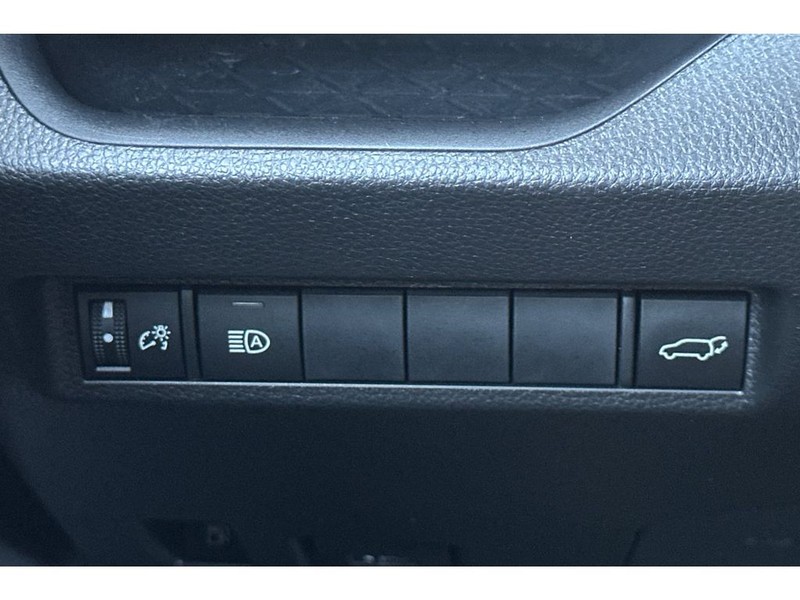 Toyota RAV4 Vehicle Full-screen Gallery Image 31