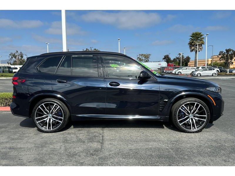 BMW X5 Vehicle Full-screen Gallery Image 03