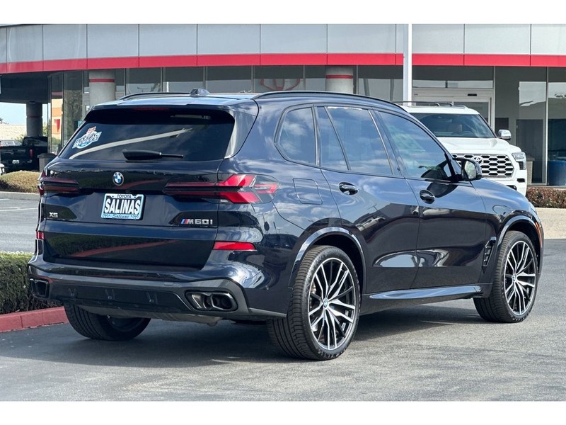 BMW X5 Vehicle Full-screen Gallery Image 04