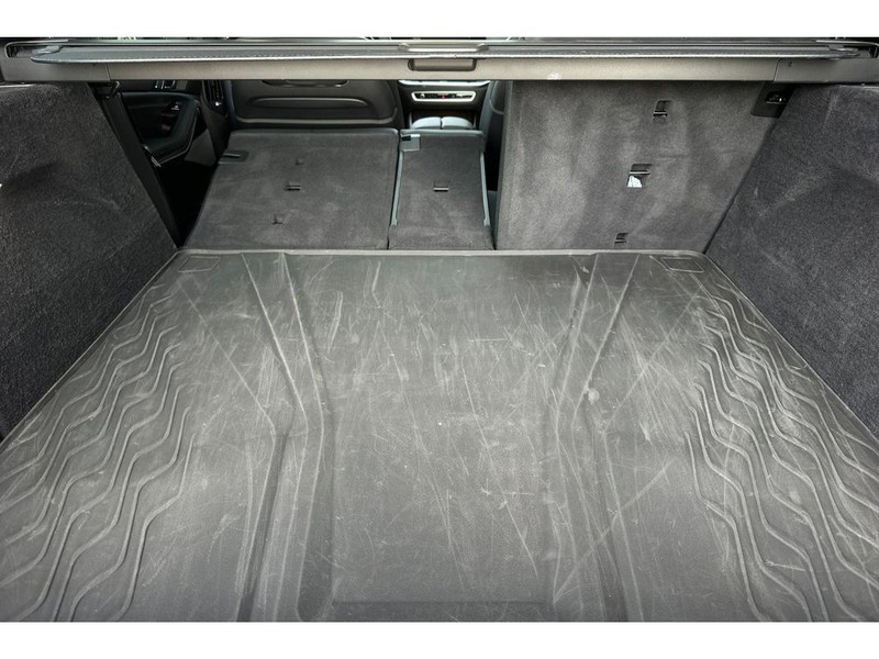 BMW X5 Vehicle Full-screen Gallery Image 17