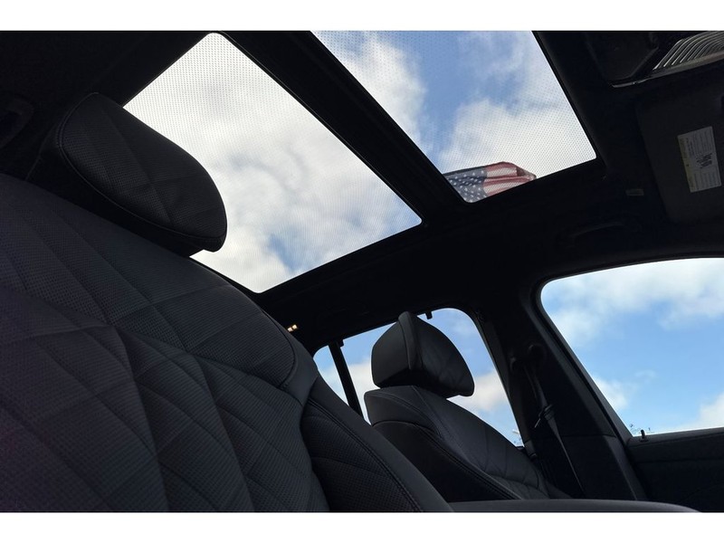 BMW X5 Vehicle Full-screen Gallery Image 19