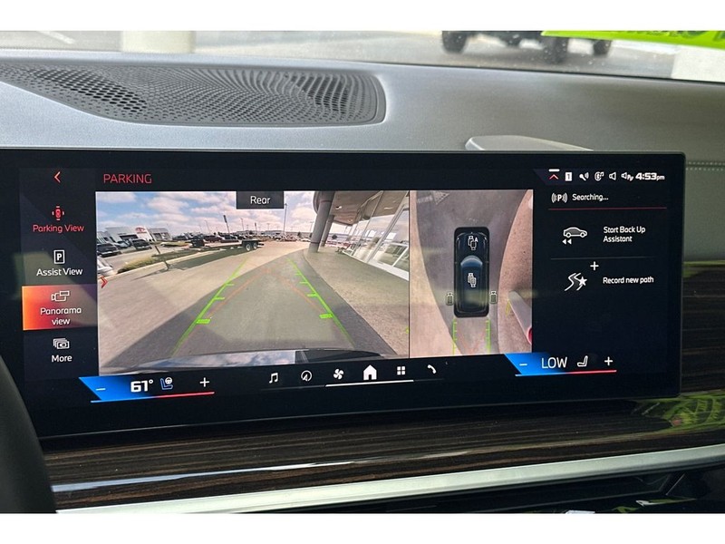 BMW X5 Vehicle Full-screen Gallery Image 23