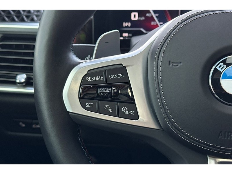 BMW X5 Vehicle Full-screen Gallery Image 28