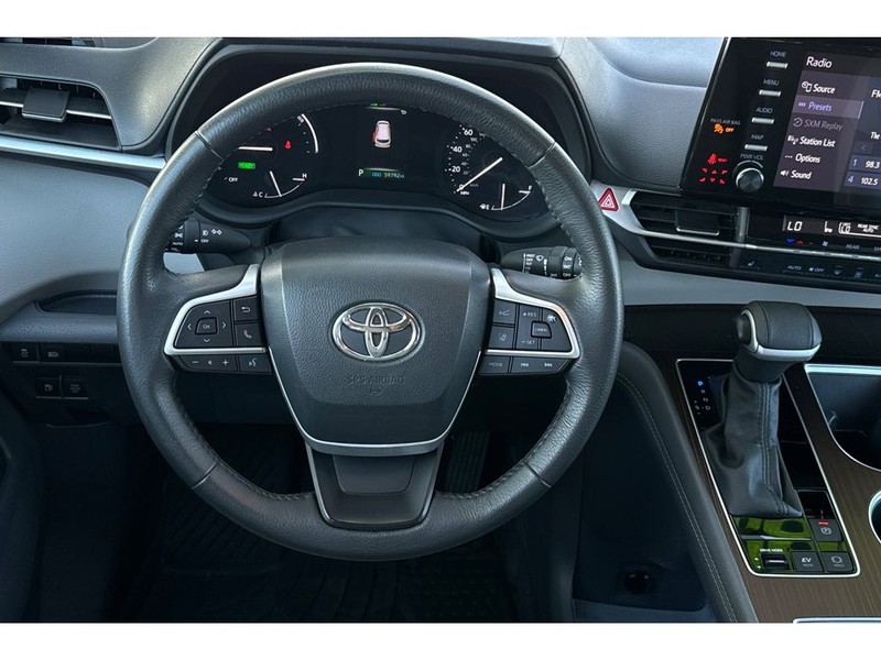 Toyota Sienna Vehicle Full-screen Gallery Image 15