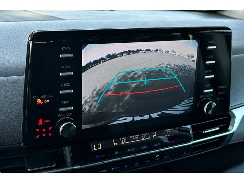 Toyota Sienna Vehicle Full-screen Gallery Image 19