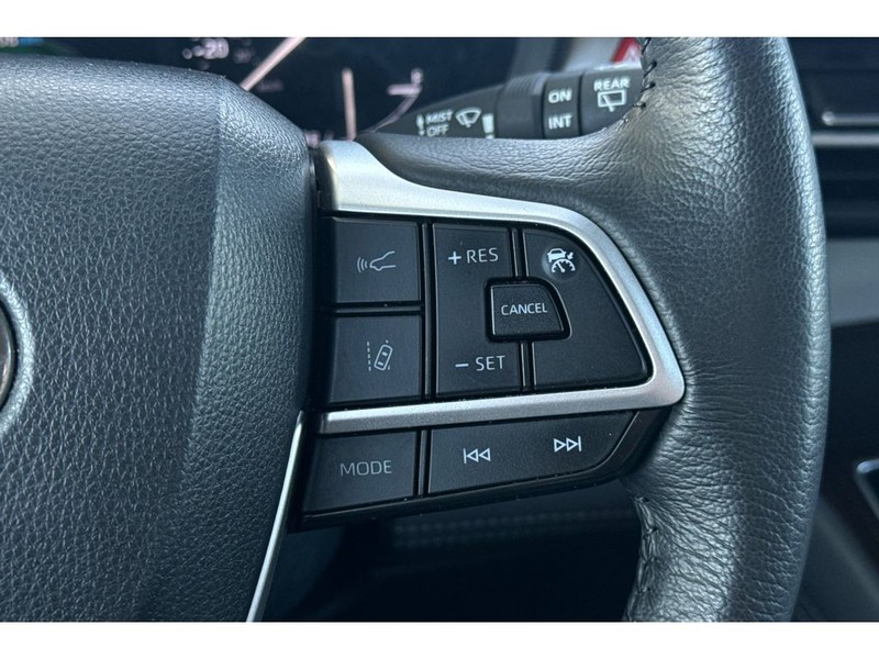 Toyota Sienna Vehicle Full-screen Gallery Image 25