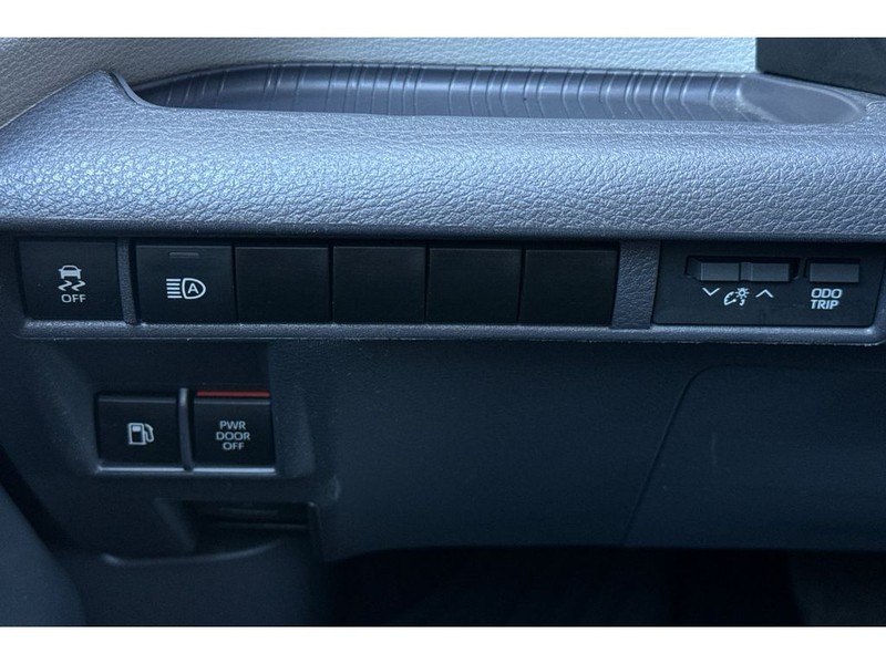Toyota Sienna Vehicle Full-screen Gallery Image 28