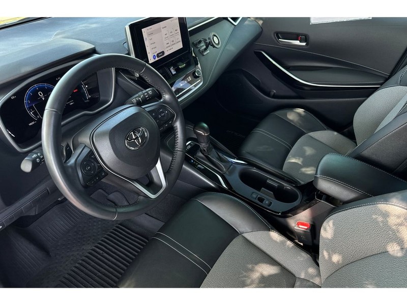 Toyota Corolla Hatchback Vehicle Full-screen Gallery Image 10