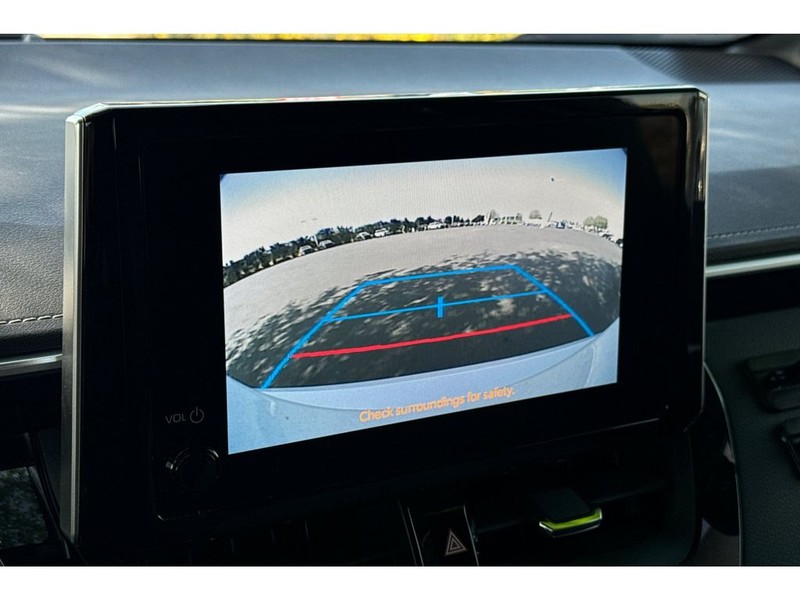 Toyota Corolla Hatchback Vehicle Full-screen Gallery Image 19