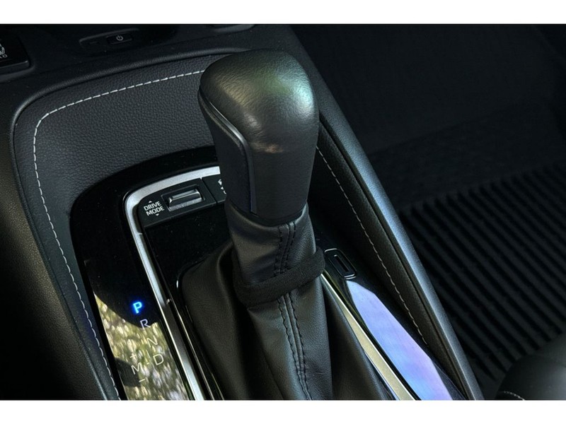 Toyota Corolla Hatchback Vehicle Full-screen Gallery Image 21