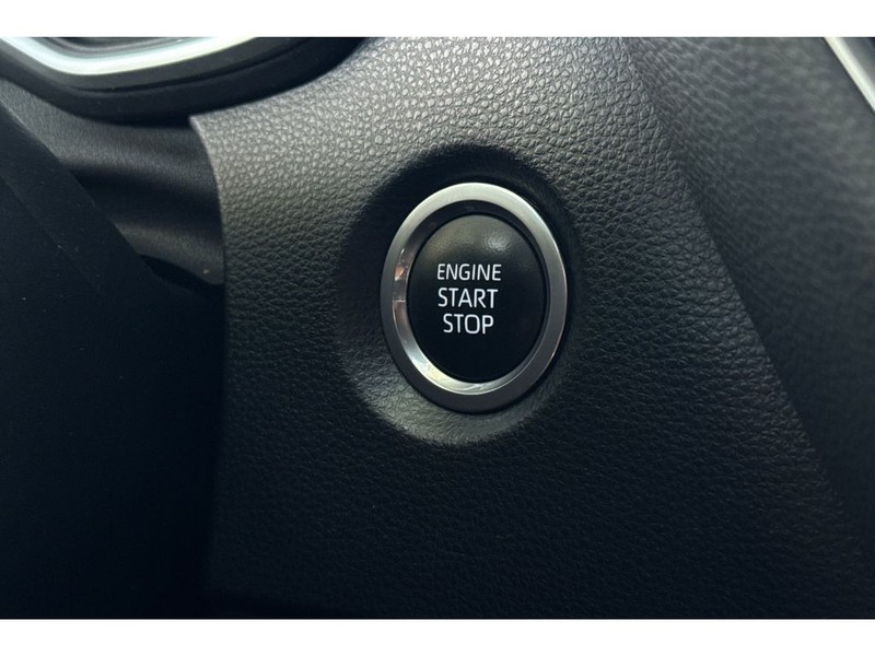 Toyota Corolla Hatchback Vehicle Full-screen Gallery Image 22