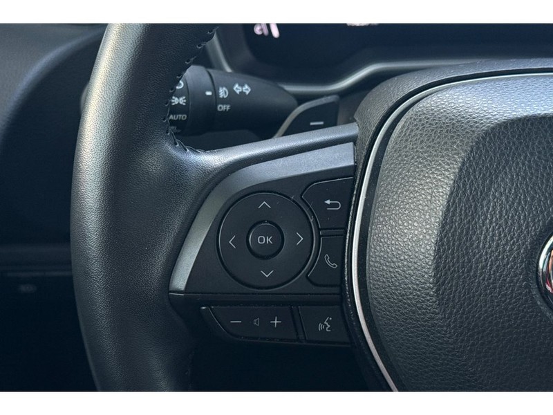 Toyota Corolla Hatchback Vehicle Full-screen Gallery Image 24