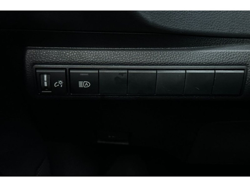 Toyota Corolla Hatchback Vehicle Full-screen Gallery Image 28