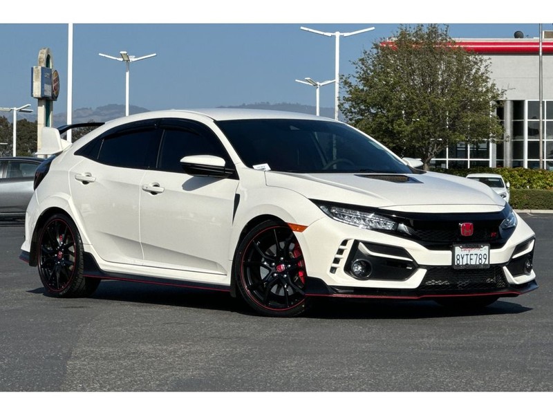 Honda Civic Vehicle Full-screen Gallery Image 02