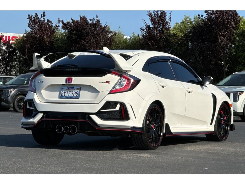 Honda Civic Vehicle Full-screen Gallery Image 04