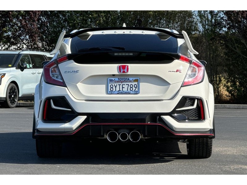 Honda Civic Vehicle Full-screen Gallery Image 05