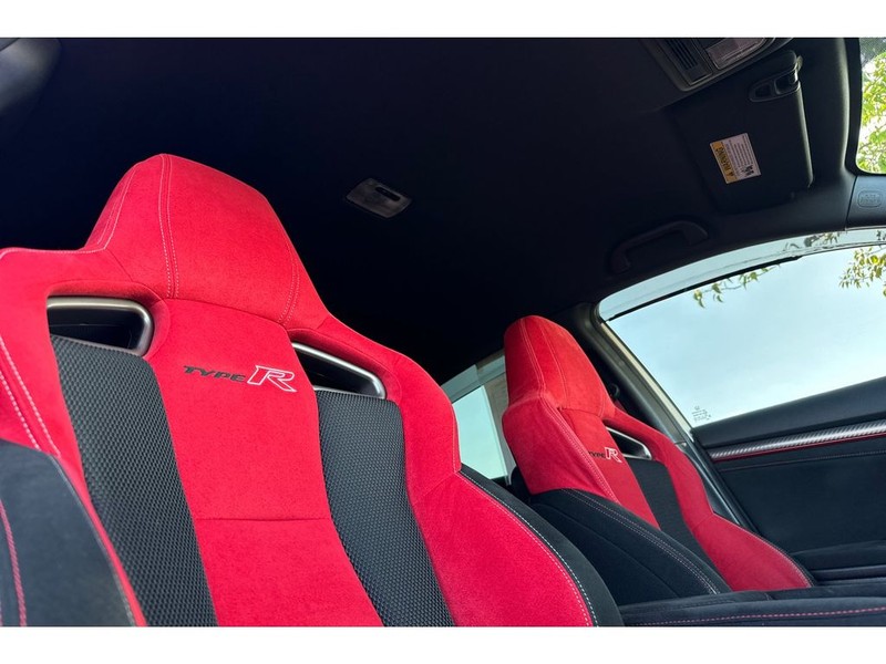 Honda Civic Vehicle Full-screen Gallery Image 17