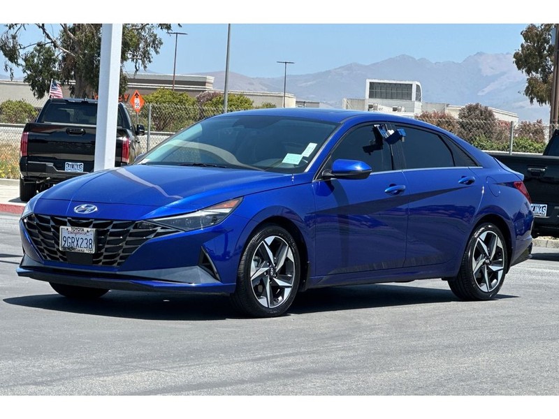 Hyundai Elantra Vehicle Full-screen Gallery Image 08