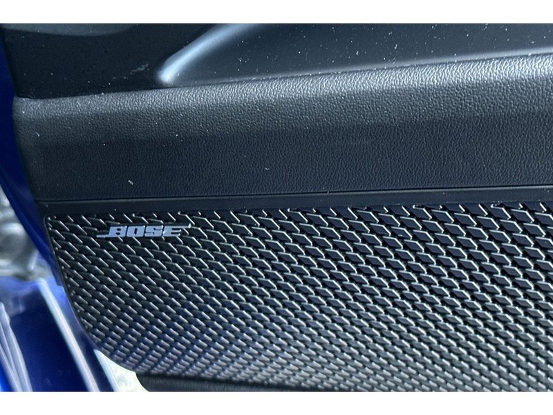 Hyundai Elantra Vehicle Full-screen Gallery Image 19