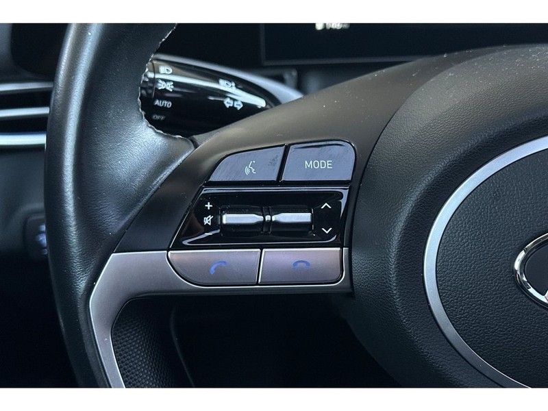 Hyundai Elantra Vehicle Full-screen Gallery Image 27