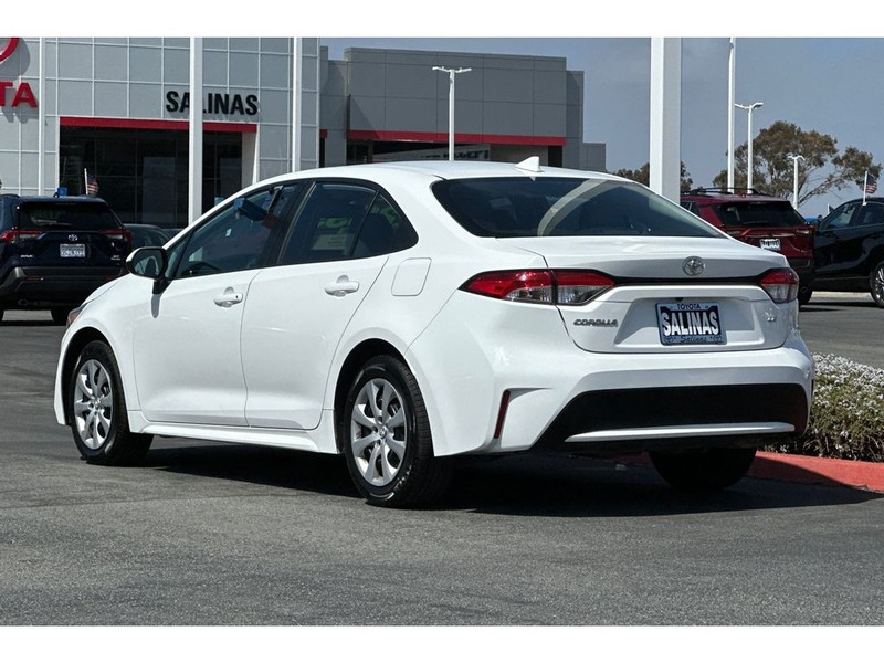 Toyota Corolla Vehicle Full-screen Gallery Image 06
