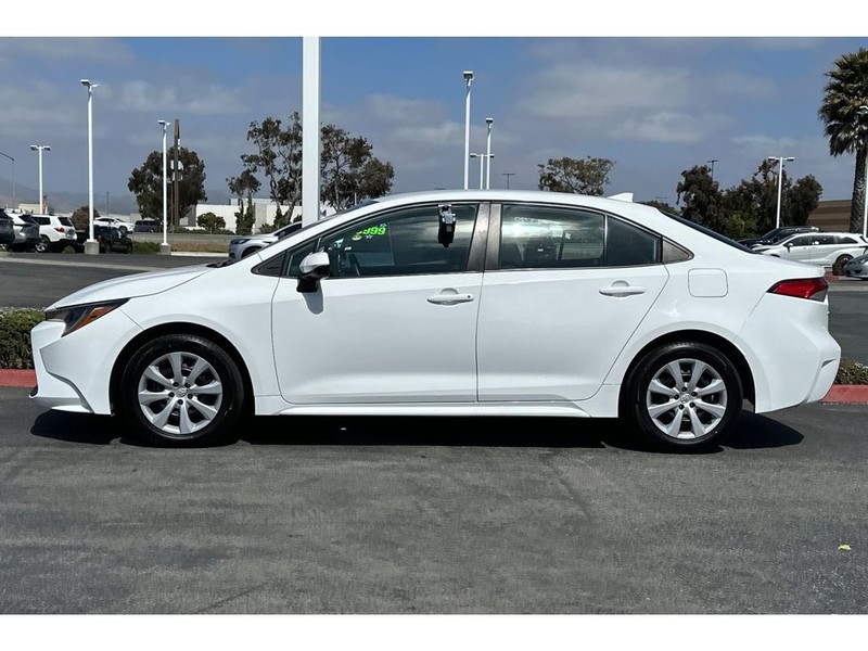 Toyota Corolla Vehicle Full-screen Gallery Image 07