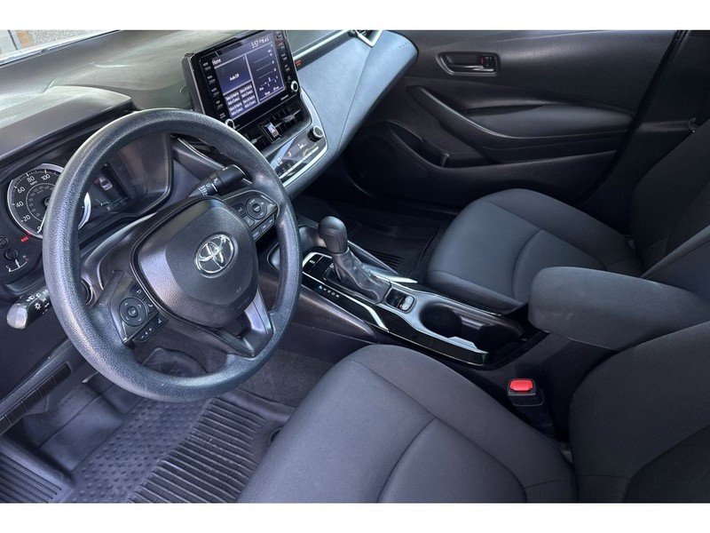 Toyota Corolla Vehicle Full-screen Gallery Image 10