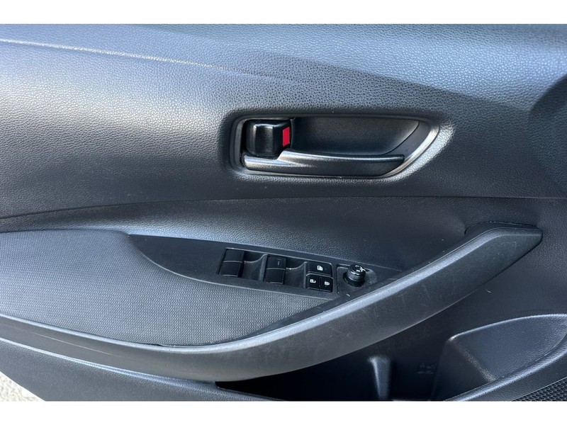 Toyota Corolla Vehicle Full-screen Gallery Image 11