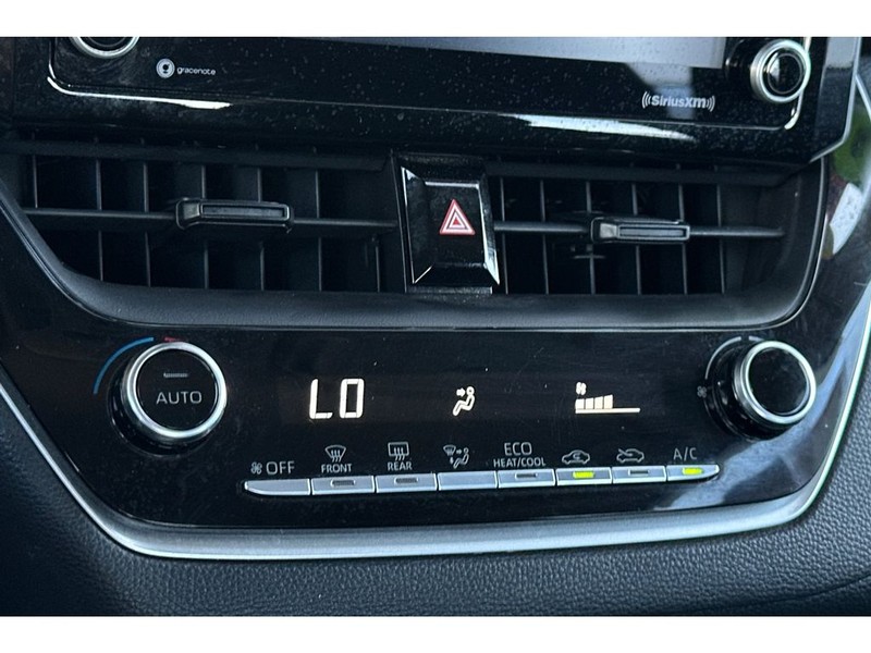 Toyota Corolla Vehicle Full-screen Gallery Image 21